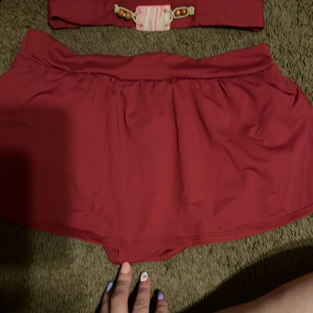 Maroon bikini - Picture 3 of 8